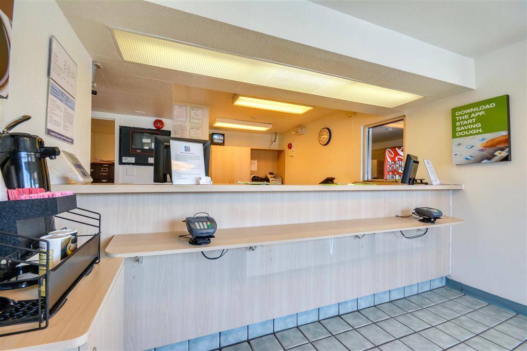 Rodeway Inn Tillmans Corner Interiør bilde